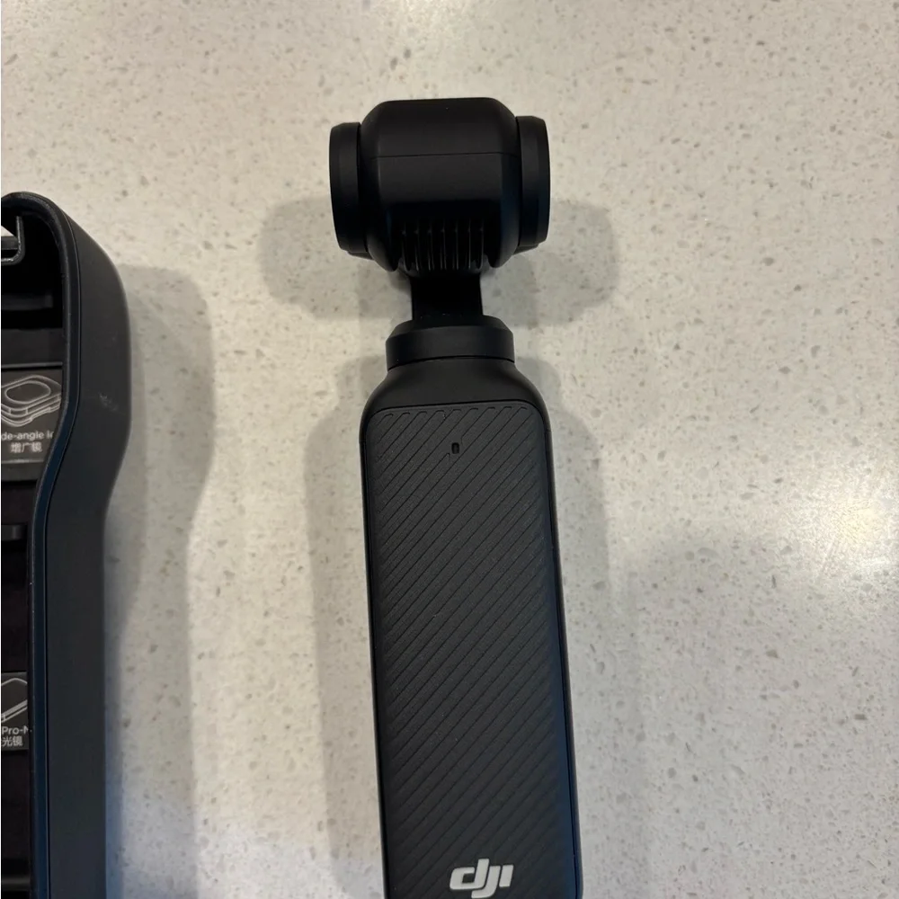 DJI OSMO Pocket 3 handheld camera touchscreen - Picture 3 of 4